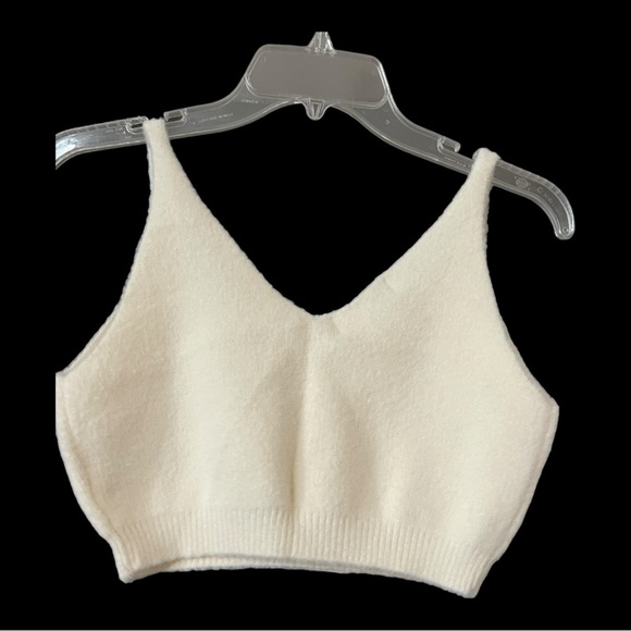 Snuggle Sac Casual Cozy White Cropped Tank Top Size M - Picture 2 of 2